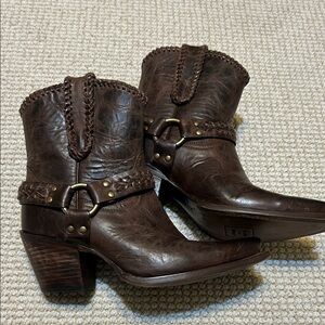 Cleo + Wolf New Booties 6.5 Leather New